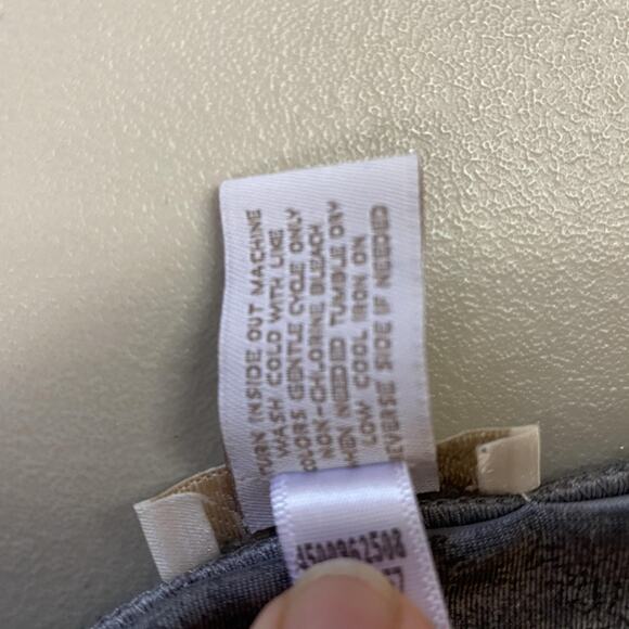 Chicos Top Size 3 Gray Black Stretch Velour Metallic Abstract Dressy Holiday XL - Picture 8 of 9